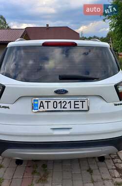 Внедорожник / Кроссовер Ford Kuga 2019 в 