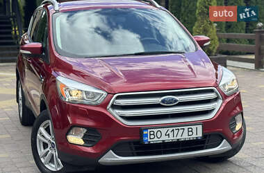 Внедорожник / Кроссовер Ford Kuga 2017 в 