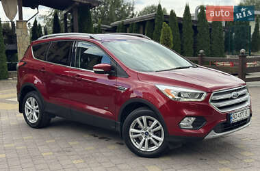 Внедорожник / Кроссовер Ford Kuga 2017 в 