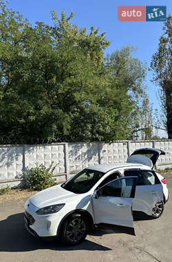 Внедорожник / Кроссовер Ford Kuga 2020 в 