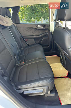 Внедорожник / Кроссовер Ford Kuga 2020 в 