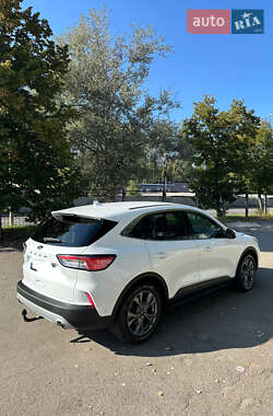 Внедорожник / Кроссовер Ford Kuga 2020 в 