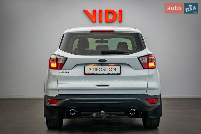 Внедорожник / Кроссовер Ford Kuga 2017 в Киеве