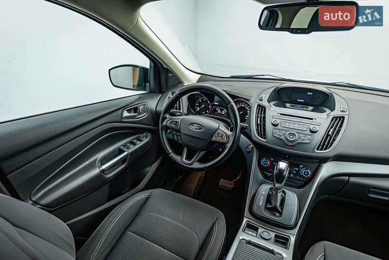 Внедорожник / Кроссовер Ford Kuga 2017 в Киеве