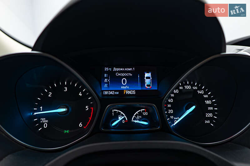 Внедорожник / Кроссовер Ford Kuga 2017 в Киеве