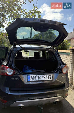Внедорожник / Кроссовер Ford Kuga 2009 в 