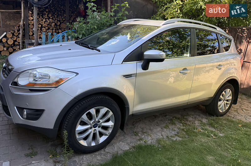 Внедорожник / Кроссовер Ford Kuga 2012 в Киеве