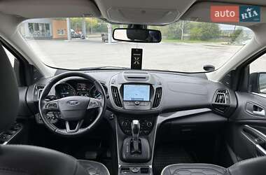 Внедорожник / Кроссовер Ford Kuga 2017 в 