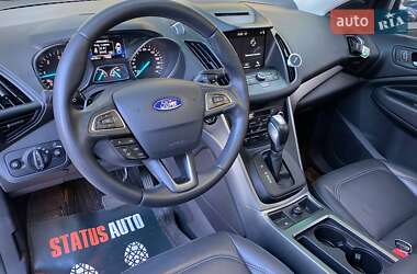 Внедорожник / Кроссовер Ford Kuga 2017 в 