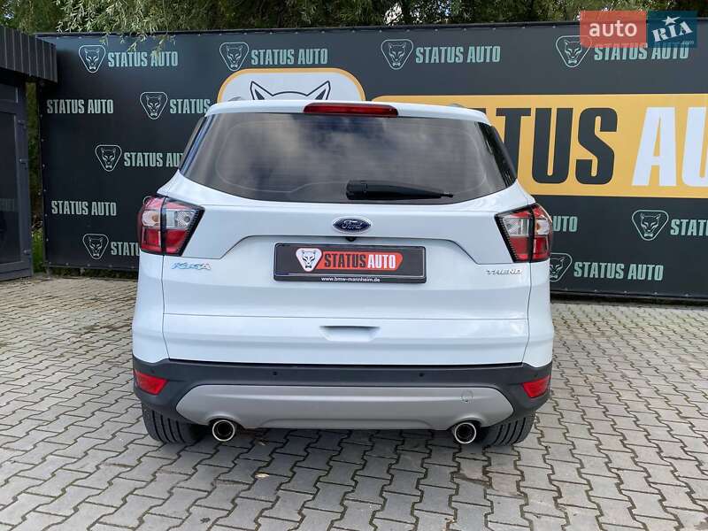 Позашляховик / Кросовер Ford Kuga 2017 в Хмельницькому