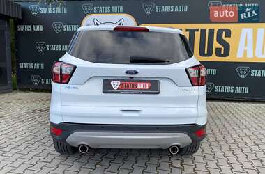 Внедорожник / Кроссовер Ford Kuga 2017 в 