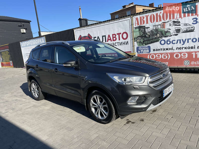 Позашляховик / Кросовер Ford Kuga 2019 в Шепетівці