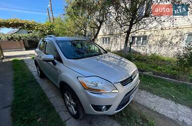 Внедорожник / Кроссовер Ford Kuga 2011 в Красном