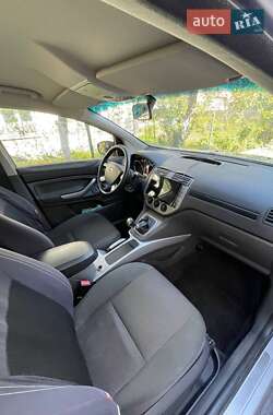 Внедорожник / Кроссовер Ford Kuga 2011 в 