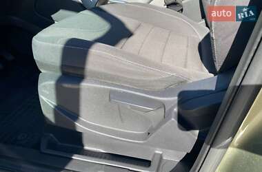 Внедорожник / Кроссовер Ford Kuga 2013 в 
