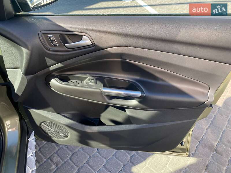 Внедорожник / Кроссовер Ford Kuga 2013 в Киеве