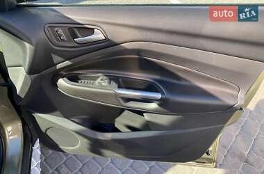 Внедорожник / Кроссовер Ford Kuga 2013 в 