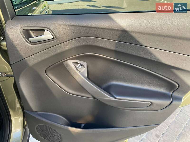 Внедорожник / Кроссовер Ford Kuga 2013 в Киеве