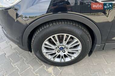 Внедорожник / Кроссовер Ford Kuga 2013 в 