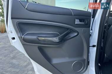 Внедорожник / Кроссовер Ford Kuga 2011 в 