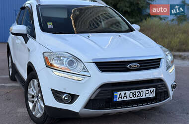 Внедорожник / Кроссовер Ford Kuga 2012 в 