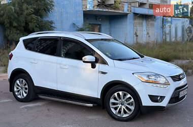 Внедорожник / Кроссовер Ford Kuga 2012 в 