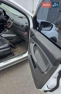 Позашляховик / Кросовер Ford Kuga 2010 в 