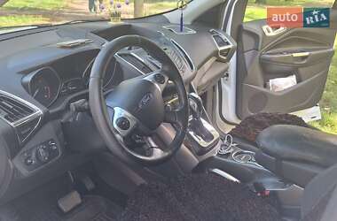 Внедорожник / Кроссовер Ford Kuga 2015 в 