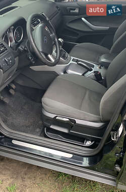 Внедорожник / Кроссовер Ford Kuga 2011 в 