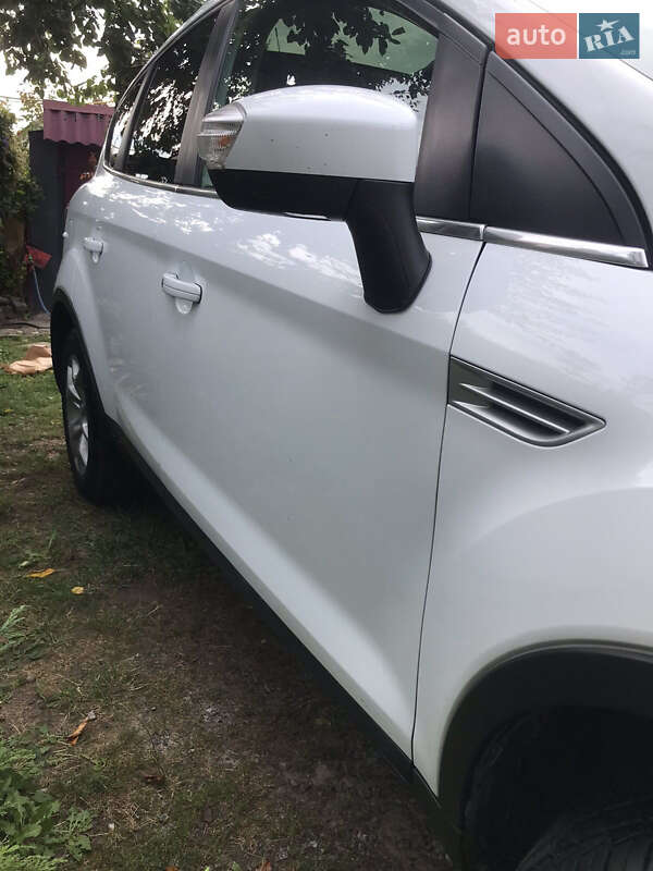 Позашляховик / Кросовер Ford Kuga 2010 в Рівному