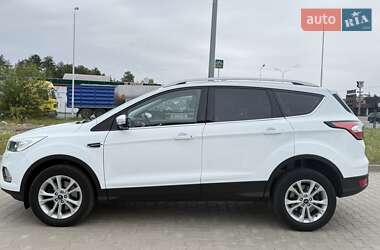 Внедорожник / Кроссовер Ford Kuga 2019 в 