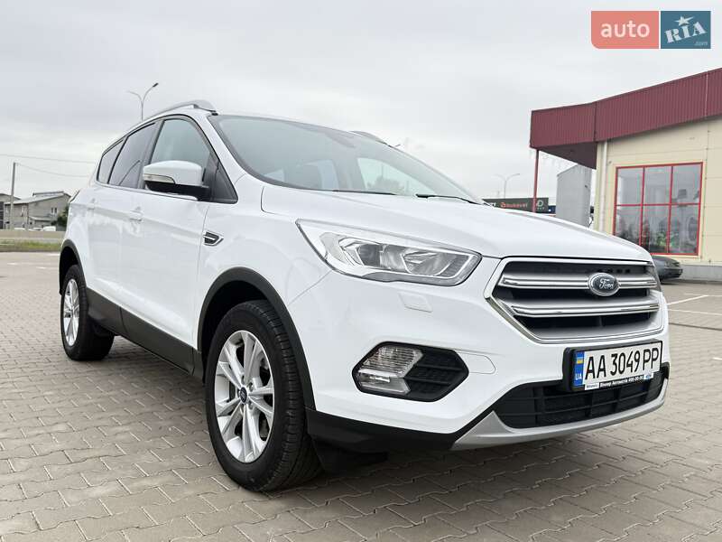Внедорожник / Кроссовер Ford Kuga 2019 в Киеве