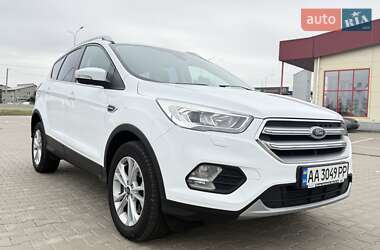 Внедорожник / Кроссовер Ford Kuga 2019 в 