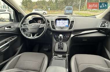 Внедорожник / Кроссовер Ford Kuga 2019 в 