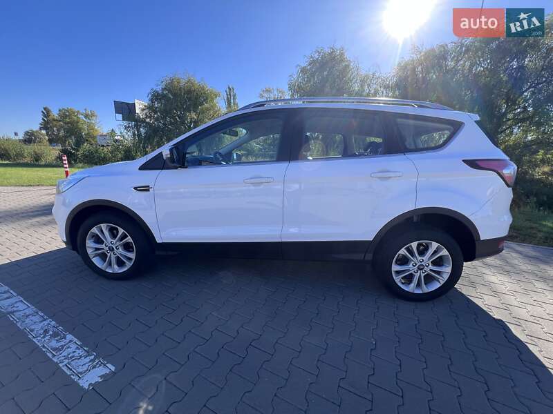 Внедорожник / Кроссовер Ford Kuga 2019 в Киеве