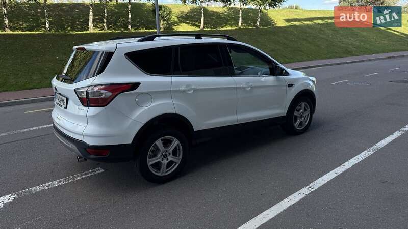 Внедорожник / Кроссовер Ford Kuga 2017 в Киеве
