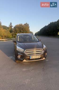 Внедорожник / Кроссовер Ford Kuga 2017 в 