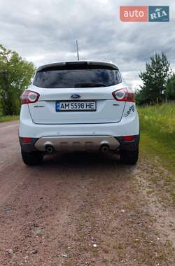 Внедорожник / Кроссовер Ford Kuga 2010 в 