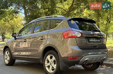 Внедорожник / Кроссовер Ford Kuga 2012 в 