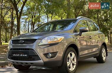 Внедорожник / Кроссовер Ford Kuga 2012 в 