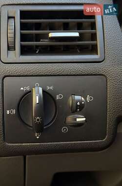 Внедорожник / Кроссовер Ford Kuga 2012 в 