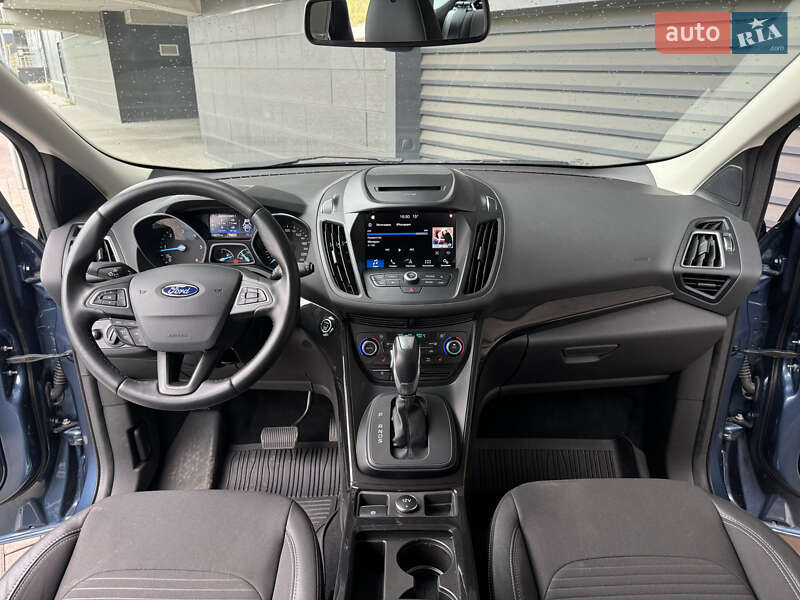 Внедорожник / Кроссовер Ford Kuga 2019 в Киеве