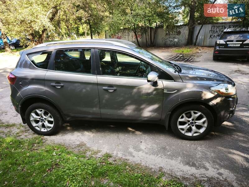 Внедорожник / Кроссовер Ford Kuga 2012 в Киеве