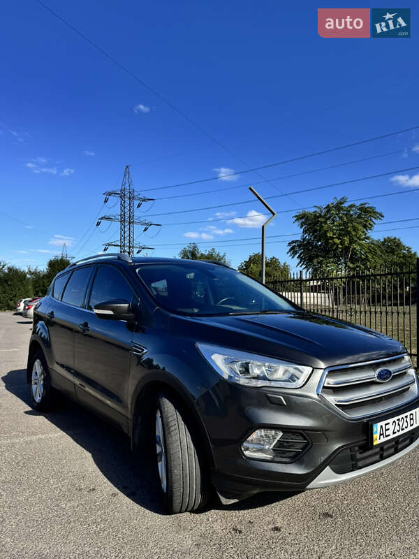 Внедорожник / Кроссовер Ford Kuga 2019 в Днепре