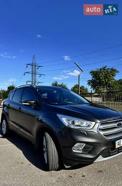 Внедорожник / Кроссовер Ford Kuga 2019 в 