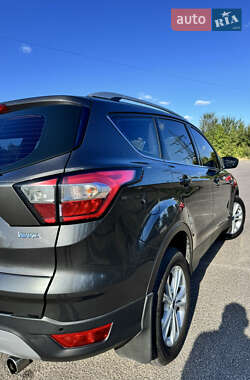 Внедорожник / Кроссовер Ford Kuga 2019 в 