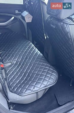 Внедорожник / Кроссовер Ford Kuga 2012 в 