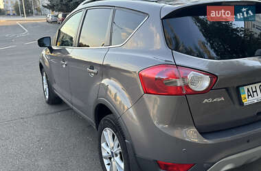 Внедорожник / Кроссовер Ford Kuga 2012 в 