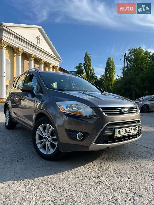 Позашляховик / Кросовер Ford Kuga 2012 в Кам'янському