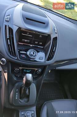 Внедорожник / Кроссовер Ford Kuga 2016 в 